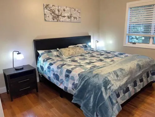 Lakefront 9 bedroom house sleeps 21+ Hotels in Sanilac County