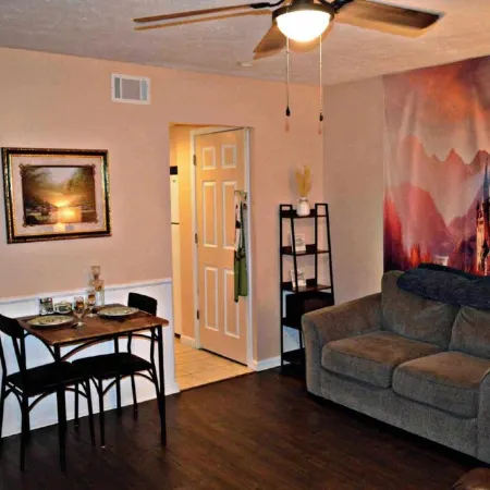 The Lionheart Inn - Charming Private 1 Bedroom 1 Bath Apartment Downtown Helen
