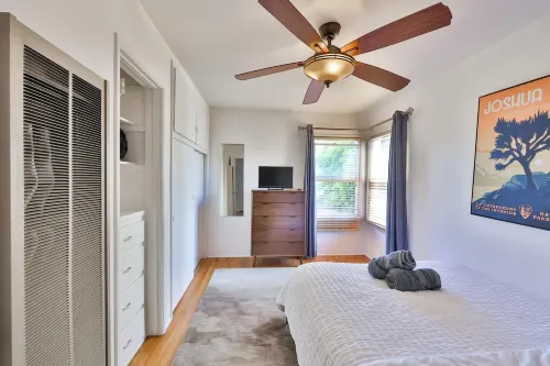 Luxurious Amenities and Private Deck - Stylish Retreat