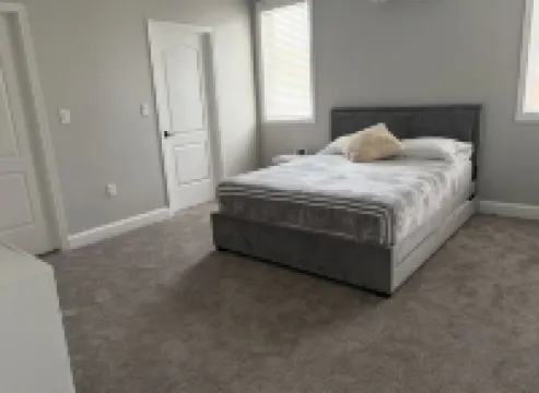 Brand new 3 bedroom house in welcoming Worcester with WiFi and AC