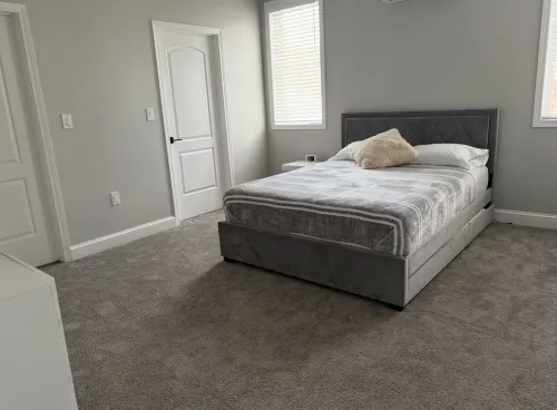 Brand new 3 bedroom house in welcoming Worcester with WiFi and AC