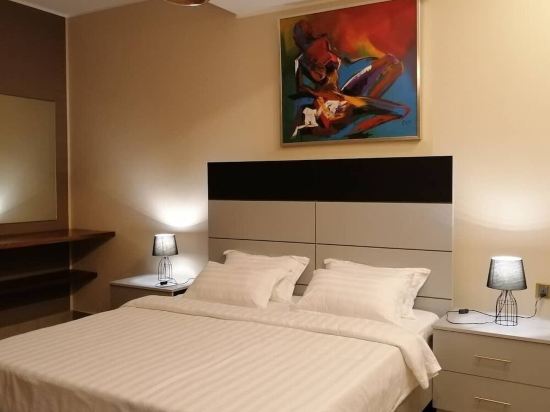 Executive 2 Bedroom Apartment