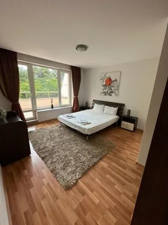 Central, 3-Bedroom Apartment at Golden Fort Complex Отели рядом с достопримечательностью «Аквапарк "Экшн"»