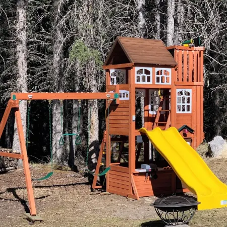 Rocky Mountain Retreat: Private 2 Acres & Hot Tub