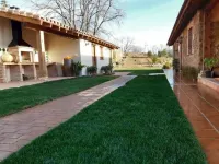 Beautiful house surrounded by meadows and oaks, with private pool and excellent views of the valley