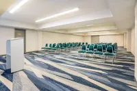 كومفرت إن آند سويتس باري فنادق في باري