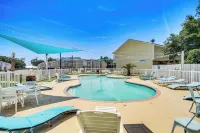 Walk to Beach: Gulfport Retreat w/ Patio - شاطئ