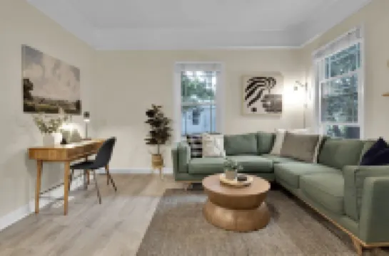 Pet-Friendly 2Br • Fenced Yard Near Downtown Greenville