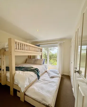 Blairgowrie bliss, close to beach and shops