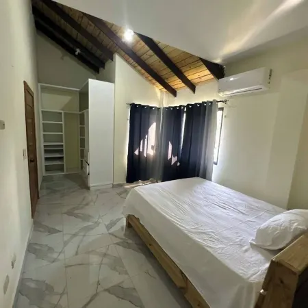 ático hermoso en el cuarto piso