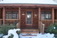 Log Cabin on Serene Goshorn Lake, Minutes From Vibrant Saugatuck & Douglas - Hytter