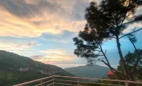 FOUR SEASONS KASAULI 3-bedroom apartment in charming Kasauli