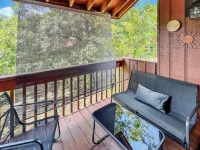 Golf Course-Swimming Pool-Sleeps 4!