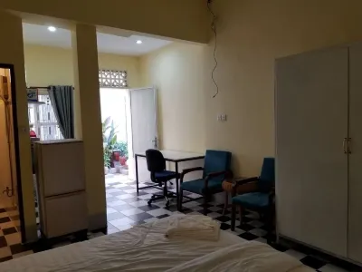 Room 7: Studio in a villa 5mn walk from the Royal Palace with swimming pool Hotels in Khan Russey Keo