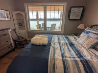 Charming 2-bedroom guest suite right on Keuka Lake with all the comforts of home