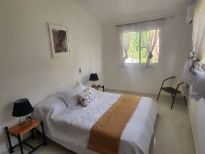 Tranquil and Spacious Townhouse-7 minutes to the beach Hotel a