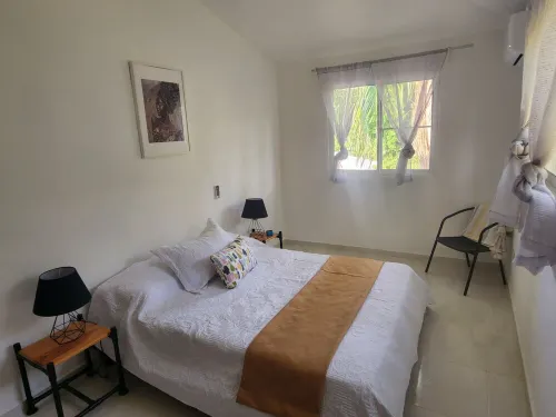 Tranquil and Spacious Townhouse-7 minutes to the beach Hôtels à : Hacienda De La Luna