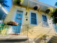 Cozy studio in enchanting New Orleans Neighborhood with AC, WiFi Hotels near Saint John Park