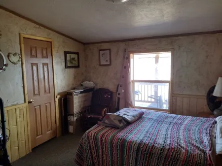 Enchanting cabin with WiFi in Tabiona - 3 bedrooms