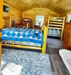 Little O'L Town-Cozy Rustic Western Town, private cabins. Great for GROUPS! Hotels in Eden Township