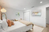 Caloosa Cabana: Heated Pool, Game Room, Putting Green, Fully Rennovated