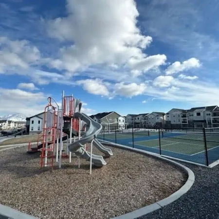 Lehi Retreat:Silicon Slopes/Thanksgiving Pt: Swimming Pool,Fully Stocked Kitchen
