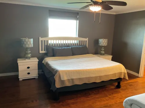 Charming 1-bedroom Executive apartment in a gated complex located in Beaumont.