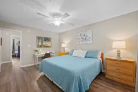 3 Bedroom Home with King Bed, Fenced Yard & Pool Table Hotels in James City