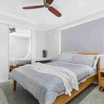 Relaxing Waterfront Oasis with Heated Spa! Rooms