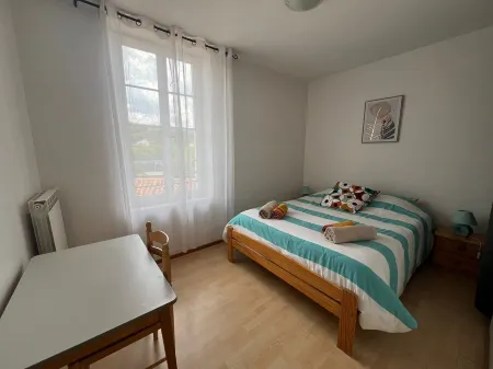 Michel Ange F3 apartment with private parking 200 meters from the spa