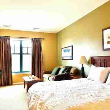 Cozy Top Floor Studio On The Slope, Pool, Hot Tubs, Sauna, Fireplace Rooms