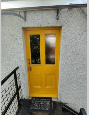 Rowantree Cottage One-Bedroom Apartment Отели в г. Киноллен