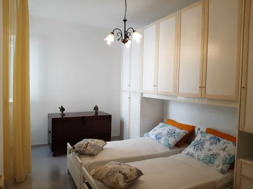 STAR HOUSE cottage with large outdoor spaces