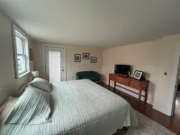 Newly renovated 2BR house, FREE CAR w/beach sticker, pet friendly, sleeps 8 Hotels near Lambert's Cove Beach