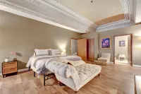 Spacious 4-BR Apt, Fast WiFi in Downtown Memphis. Walk to Convention Center.