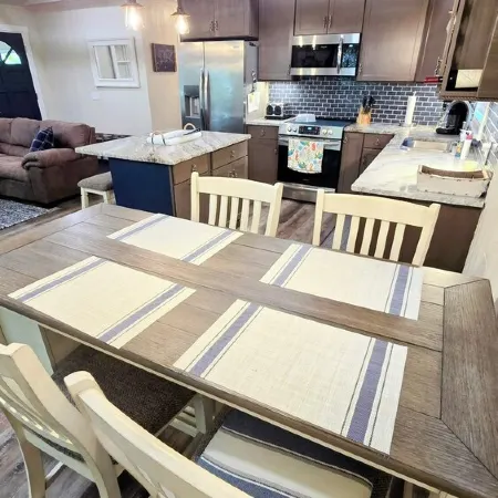 Withlacoochee River, 2/2,pet friendly, sleeps 6, fishing, scalloping, boating.