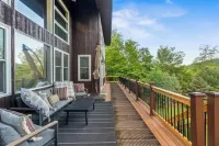 Luxury Ski Lodge w Hot Tub + Sauna Bartlett, NH