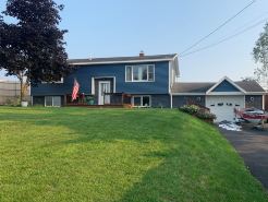 Veteran Owned, charming 4-bedroom house with WiFi, AC in lovely Presque Isle