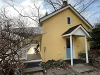 Charming 1-bedroom cottage on Wissahickon Park in Chestnut Hill Hotel in zona Morris Arboretum of the University of Pennsylvania