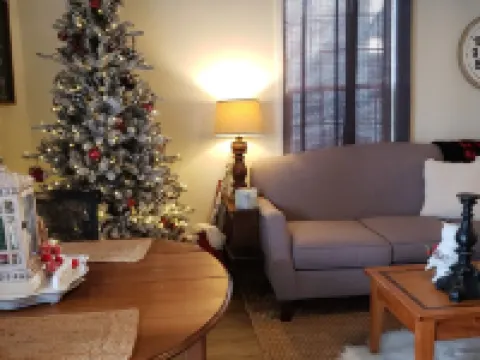 Pet & Family Friendly, Quiet, Near Hwy 39 & 88, Sleeps 7, Remodled, Superhost Hotels in Ogle County