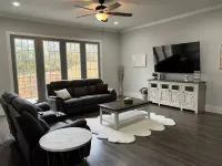 NEW Comfy, spacious, Modern Hotels in DeSoto