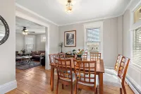 3br 2ba hse  AC WiFi 3 blks to Xcel Event Center, dining,&bars 6.8 mls to airprt