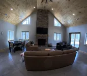 Brand New 3-bedroom home with WiFi, AC ,on Schuss Mountain GC -Hole#2