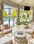 King bed W/pool near downtown and medical center
