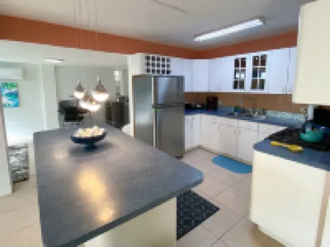 Charming 3-bedroom house in delightful Isabela with Wi-Fi, AC