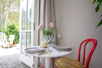 Brand New Romantic Cottage by the Sea فنادق في Aerdenhout