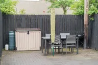 Clydebank 2 Bedroom Home Hotels in Clydebank