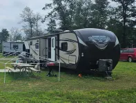 For 6 people Castle R Lake 30 min to Dells BBQ & boat fishing guide available.