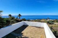 House with private pool, sea views and WI-FI in Tijarafe, La Palma Tijarafe 호텔