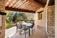 Villa with private pool, spa, pétanque, in a quiet area of Gordes